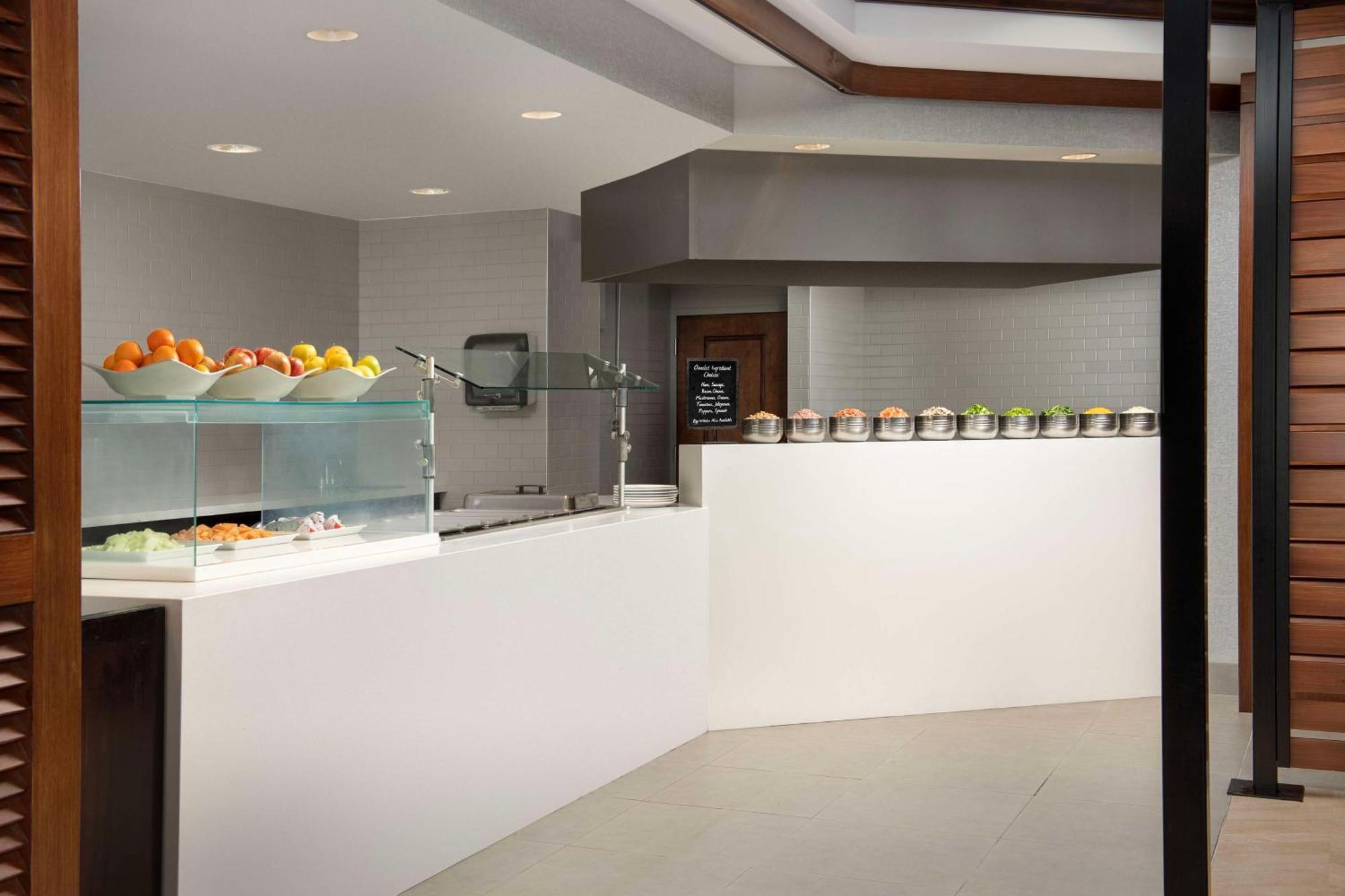 Hotel Embassy By Hilton North Loudoun