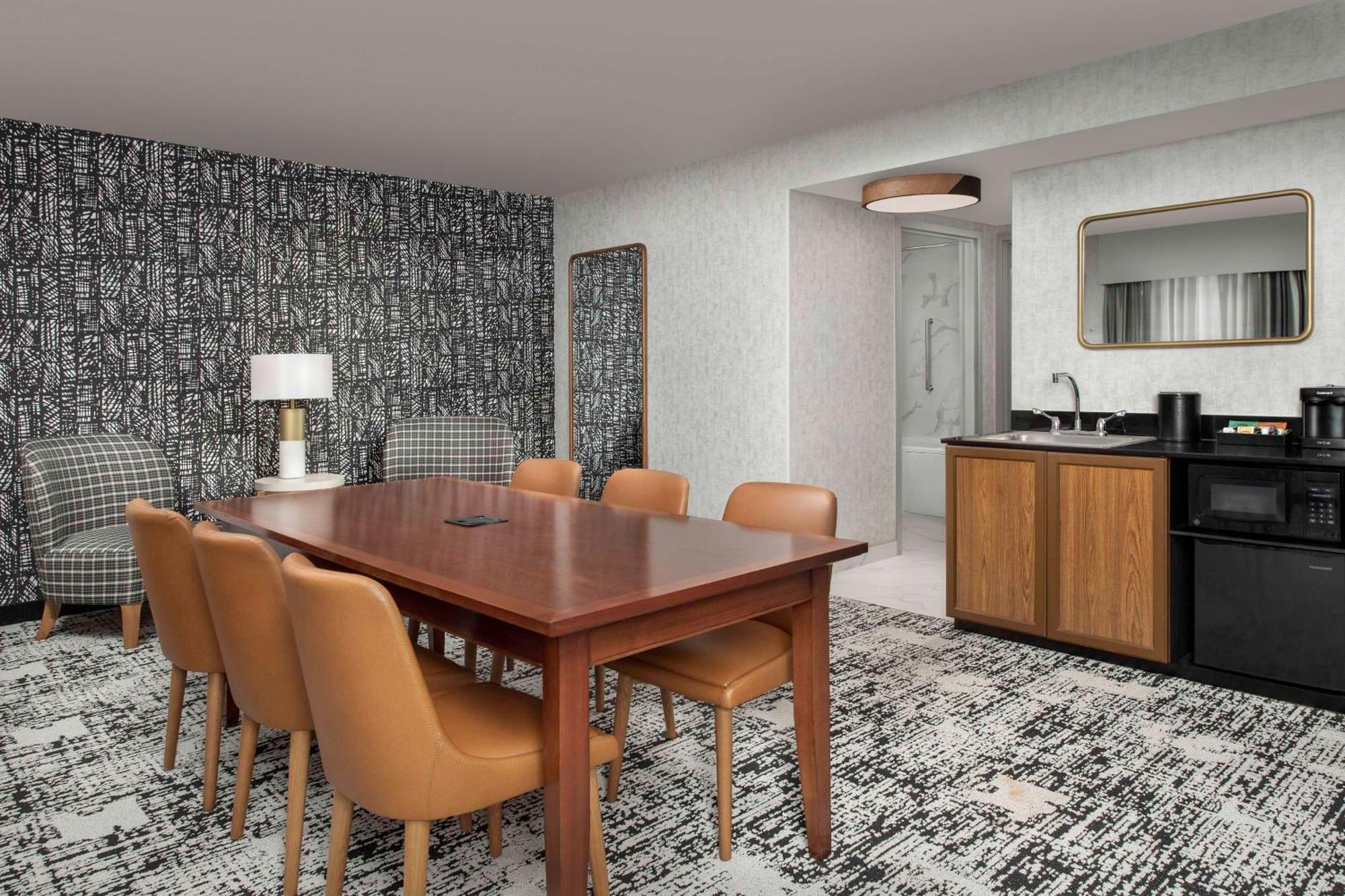 Embassy By Hilton North Loudoun Hotel