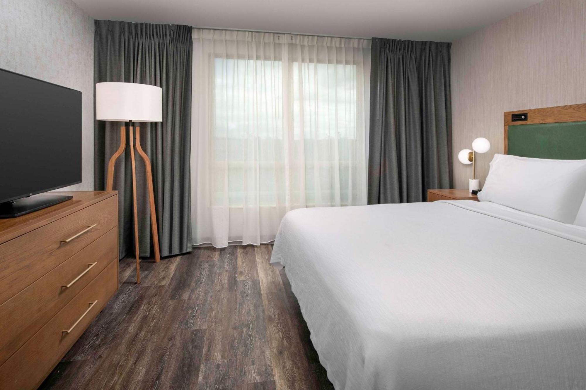Hotel Embassy By Hilton North Loudoun Dulles