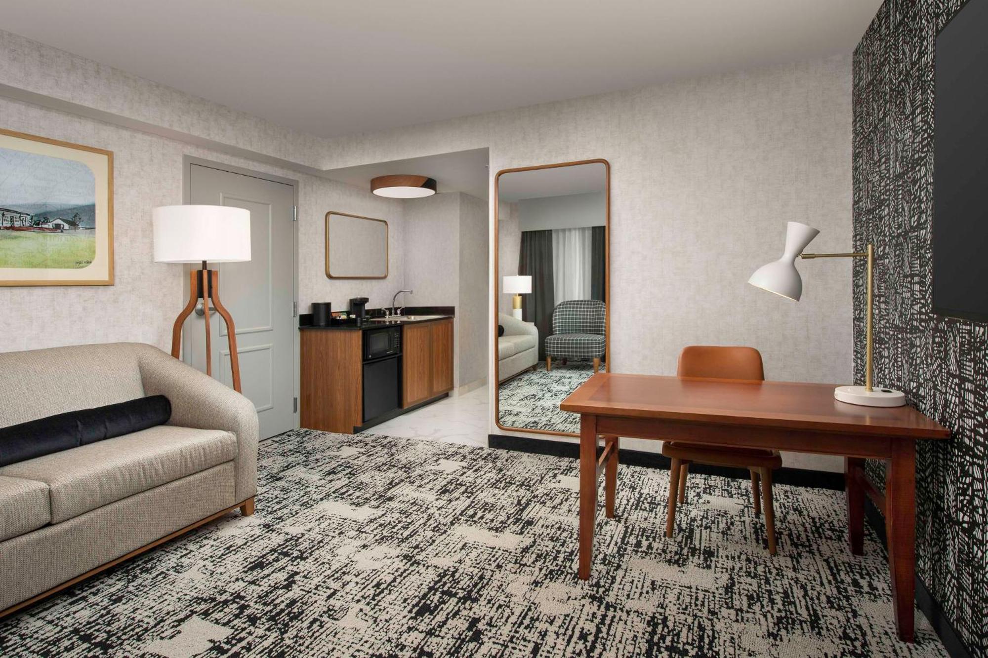 Hotel Embassy By Hilton North Loudoun