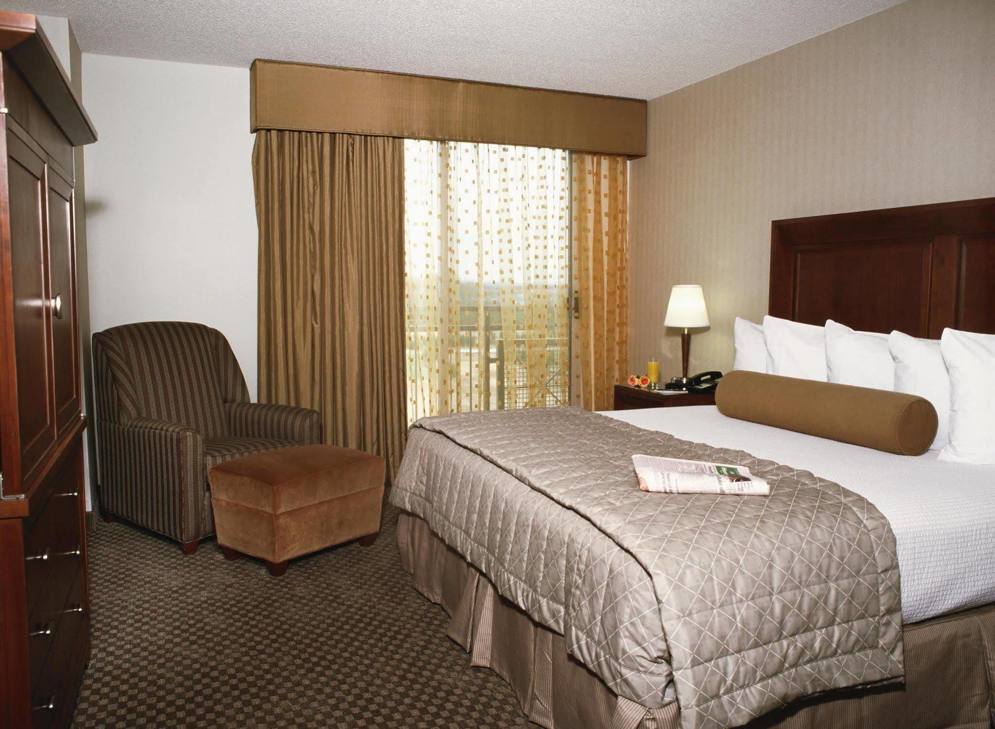 Embassy By Hilton North Loudoun Hotel 3*