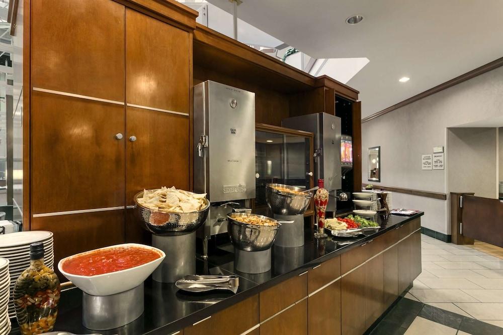 Embassy By Hilton North Loudoun Hotel 3*