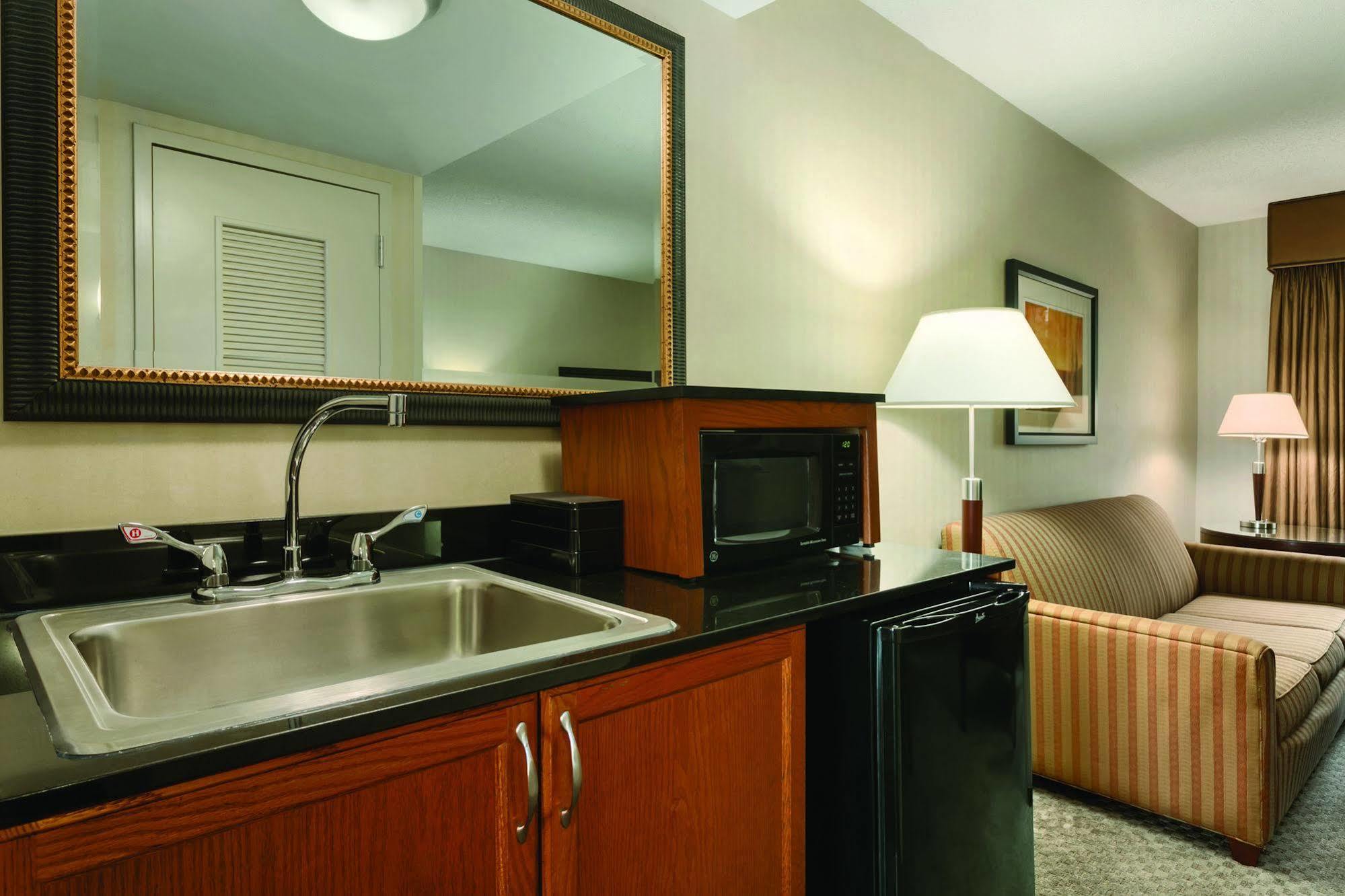 Hotel Embassy By Hilton North Loudoun